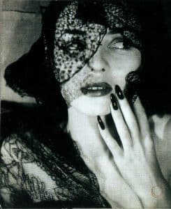 jacques-henri-lartigue-florette-paris-1944-scan-de-lartigue-l_album-d_une-vie-c2aecentre-pompidou-editions-du-seuil-2003-4
