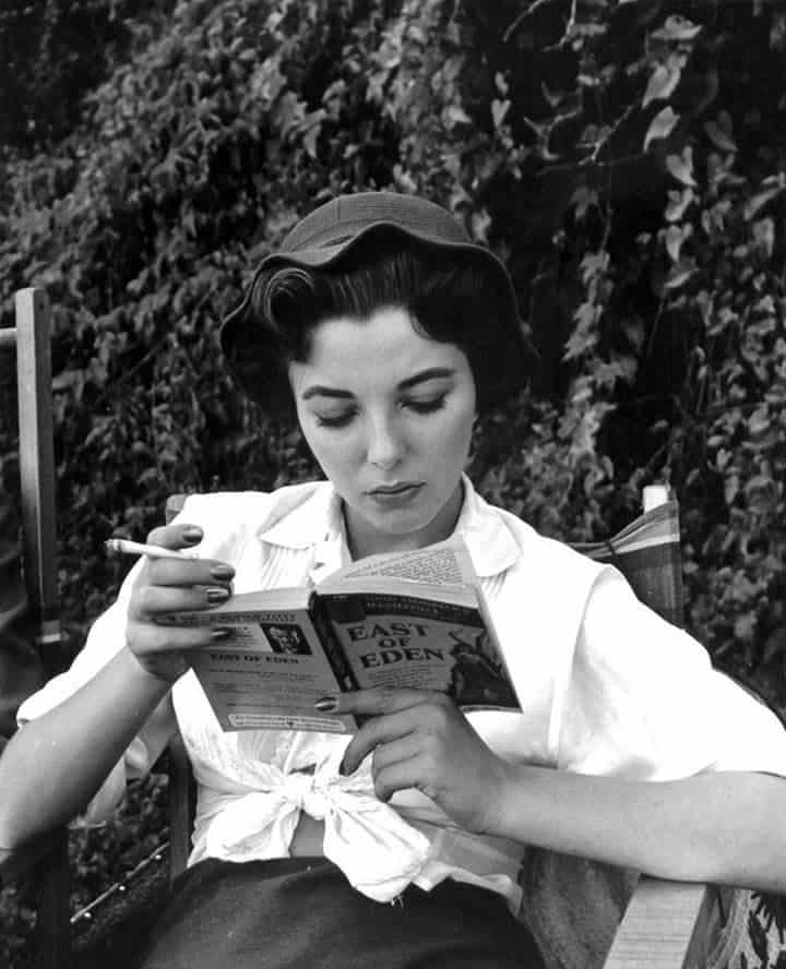 Elisabeth Taylor adore lire