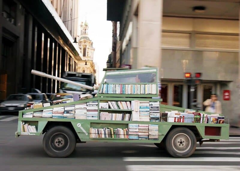 Le bibliobus tank (Argentine)